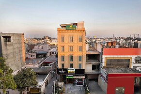 Treebo Premium The Mustard Inn, Lawrence Road