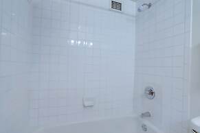 Apt Near Airport in Crystal City