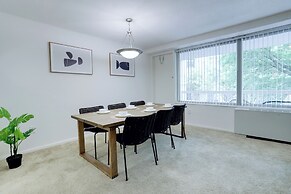 Apt Near Airport in Crystal City