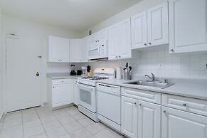 Apt Near Airport in Crystal City