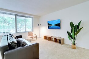 Apt Near Airport in Crystal City
