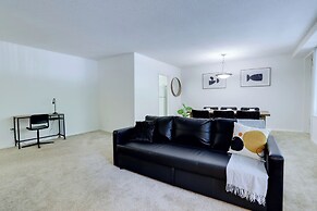 Apt Near Airport in Crystal City