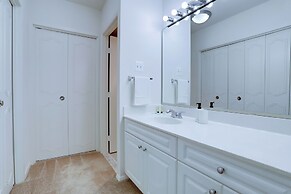 Apt Near Airport in Crystal City