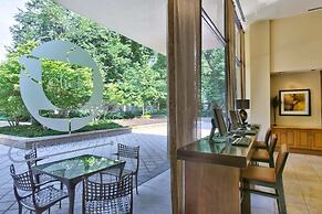 Apt Near Airport in Crystal City