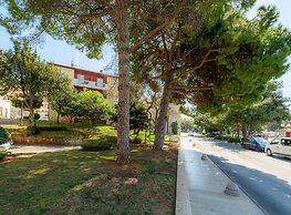 Pretty Apartment Near Golf Course