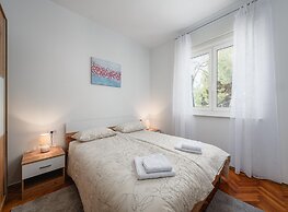 Pretty Apartment Near Golf Course