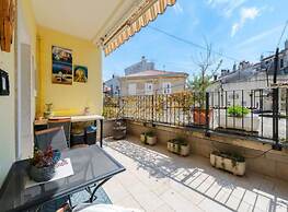 Pretty Apartment Near Golf Course