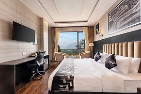 Medalio Boutique Gangtok with Mountain View