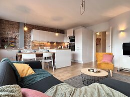 Bright & Stylish in Nature