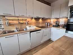 Bright & Stylish in Nature