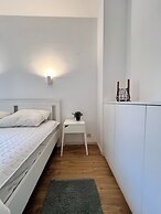 Bright & Stylish in Nature