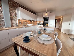 Bright & Stylish in Nature