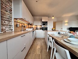 Bright & Stylish in Nature