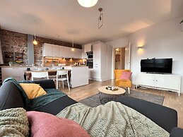 Bright & Stylish in Nature