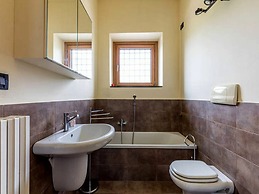 Flat With Swimming Pool and air Conditioning