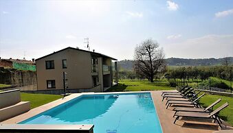 Flat With Swimming Pool and air Conditioning