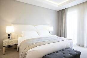 Tresor Le Palais Timisoara, Curio Collection By Hilton