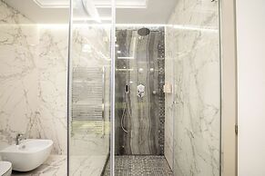 Tresor Le Palais Timisoara, Curio Collection By Hilton