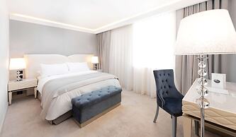 Tresor Le Palais Timisoara, Curio Collection By Hilton