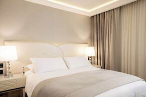 Tresor Le Palais Timisoara, Curio Collection By Hilton