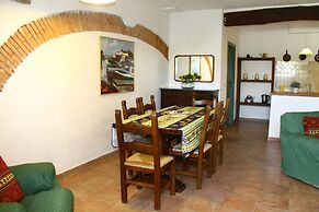 Apartment With Shared Pool in Guasticce