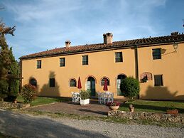 Apartment With Shared Pool in Guasticce