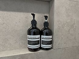 Fahrenheit Suites by Manhattan Group