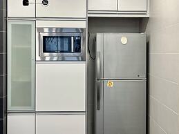 Fahrenheit Suites by Manhattan Group