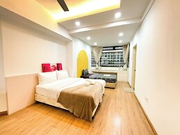 Fahrenheit Suites by Manhattan Group