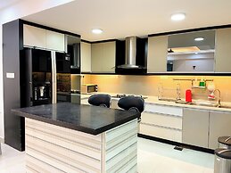 Fahrenheit Suites by Manhattan Group