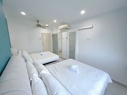 Fahrenheit Suites by Manhattan Group