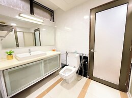 Fahrenheit Suites by Manhattan Group