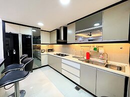 Fahrenheit Suites by Manhattan Group