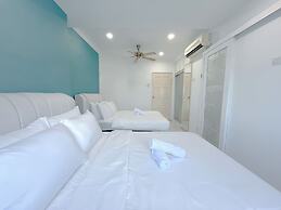 Fahrenheit Suites by Manhattan Group