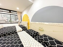 Fahrenheit Suites by Manhattan Group