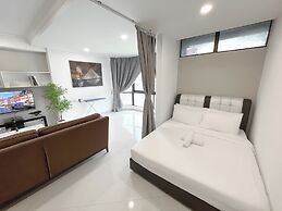 Fahrenheit Suites by Manhattan Group