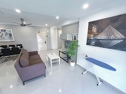 Fahrenheit Suites by Manhattan Group