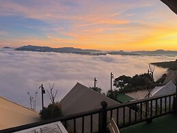 Cloud9 & Cloud View Glamping