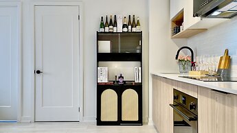 Skyline Luxe Panoramic Suites & towers Toronto