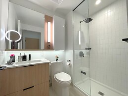 Skyline Luxe Panoramic Suites & towers Toronto