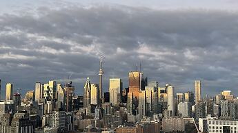 Skyline Luxe Panoramic Suites & towers Toronto