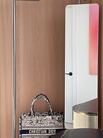 Skyline Luxe Panoramic Suites & towers Toronto