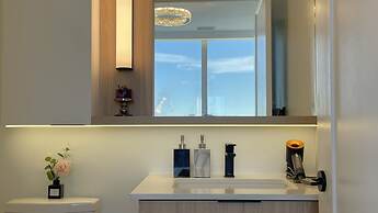 Skyline Luxe Panoramic Suites & towers Toronto