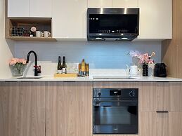 Skyline Luxe Panoramic Suites & towers Toronto