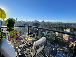 Skyline Luxe Panoramic Suites & towers Toronto