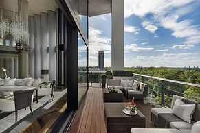 Skyline Luxe Panoramic Suites & towers Toronto