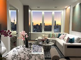Skyline Luxe Panoramic Suites & towers Toronto