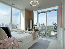 Skyline Luxe Panoramic Suites & towers Toronto