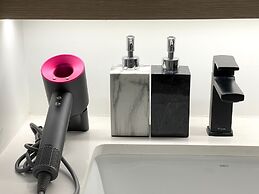 Skyline Luxe Panoramic Suites & towers Toronto