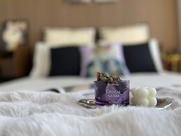 Skyline Luxe Panoramic Suites & towers Toronto